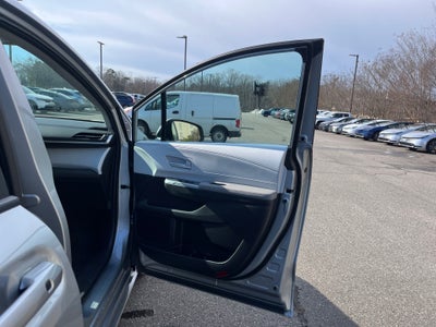 2025 Toyota Sienna LE