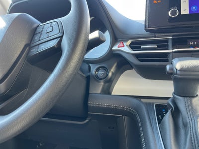 2025 Toyota Sienna LE