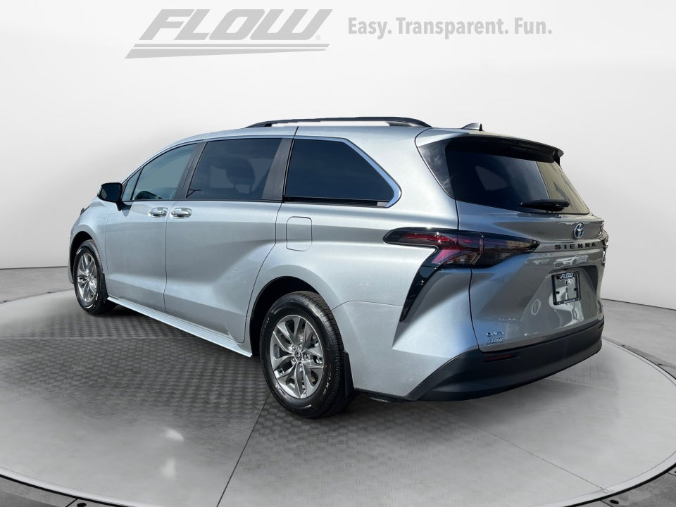 2025 Toyota Sienna LE