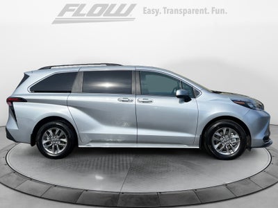 2025 Toyota Sienna LE