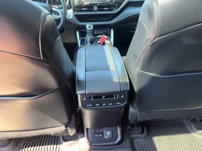 2024 Toyota Highlander Hybrid Hybrid Platinum