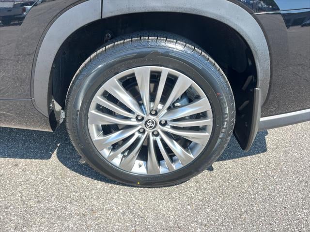 2024 Toyota Highlander Hybrid Hybrid Platinum
