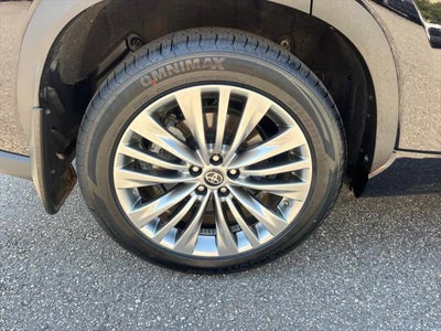 2024 Toyota Highlander Hybrid Hybrid Platinum