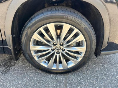 2024 Toyota Highlander Hybrid Hybrid Platinum