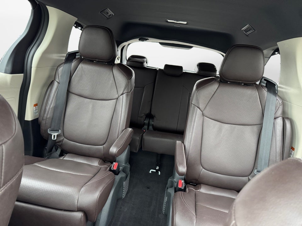 2023 Toyota SIENNA PLATINUM Platinum