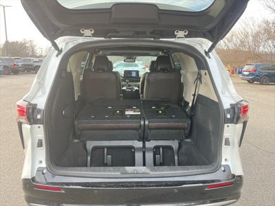 2023 Toyota SIENNA PLATINUM Platinum