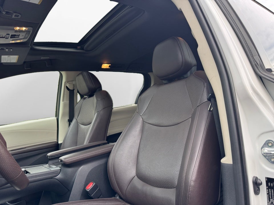 2021 Toyota Sienna Platinum