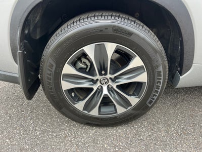 2022 Toyota Highlander Hybrid Hybrid XLE