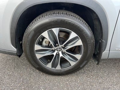 2022 Toyota Highlander Hybrid Hybrid XLE