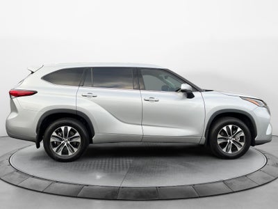 2022 Toyota Highlander Hybrid Hybrid XLE