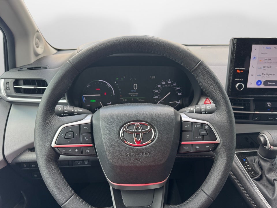 2025 Toyota Sienna XLE