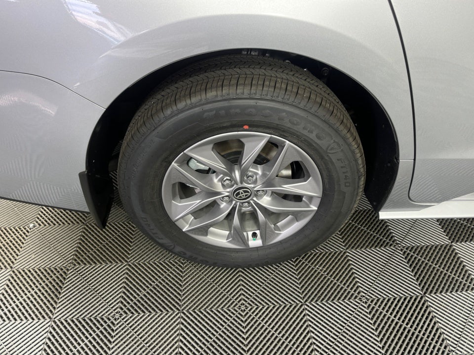 2025 Toyota Sienna XLE