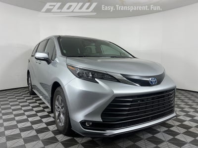 2025 Toyota Sienna XLE
