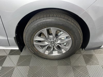 2025 Toyota Sienna XLE