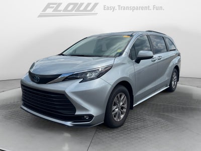 2025 Toyota Sienna XLE