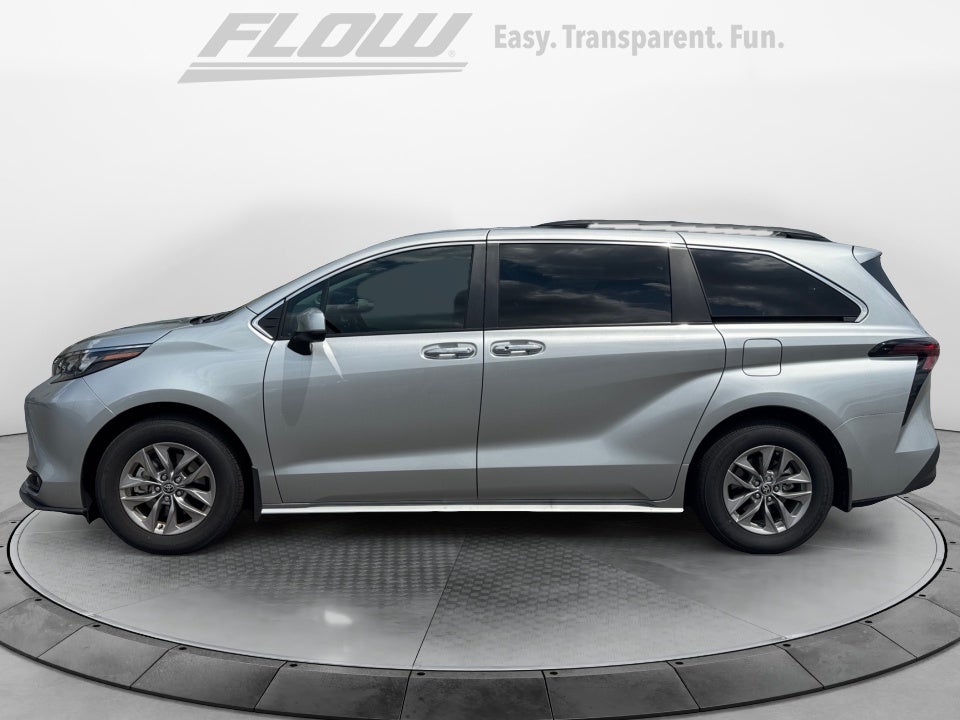 2025 Toyota Sienna XLE