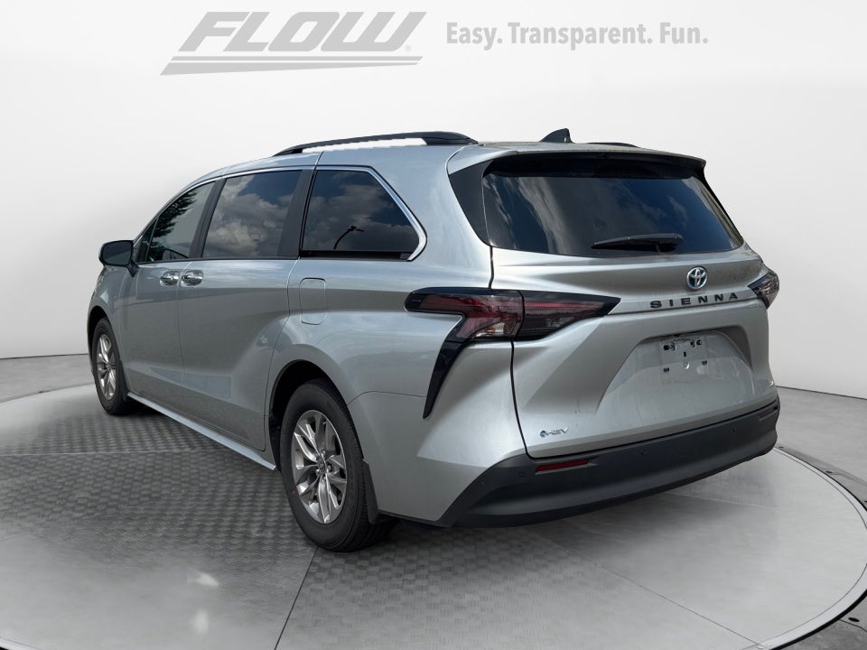 2025 Toyota Sienna XLE