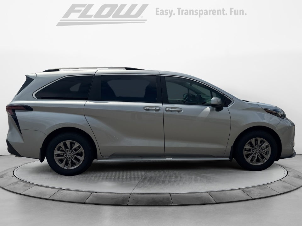 2025 Toyota Sienna XLE