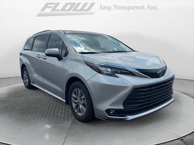 2025 Toyota Sienna XLE