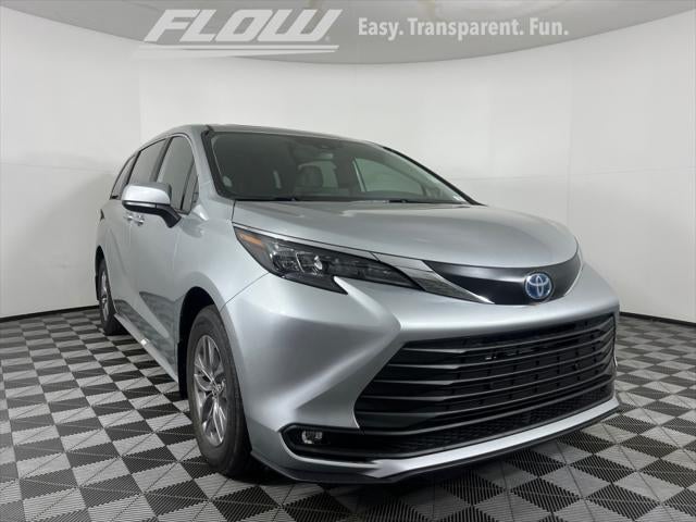 2025 Toyota Sienna XLE