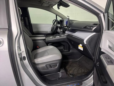2025 Toyota Sienna XLE