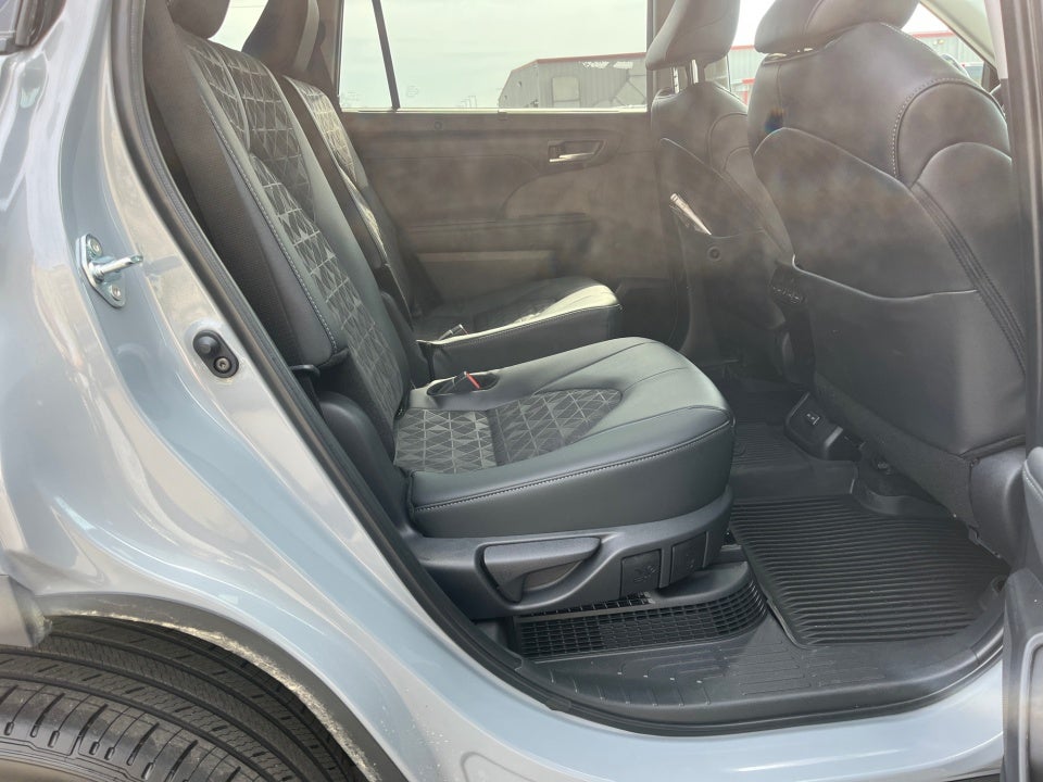 2025 Toyota Highlander Hybrid Hybrid XLE Nightshade