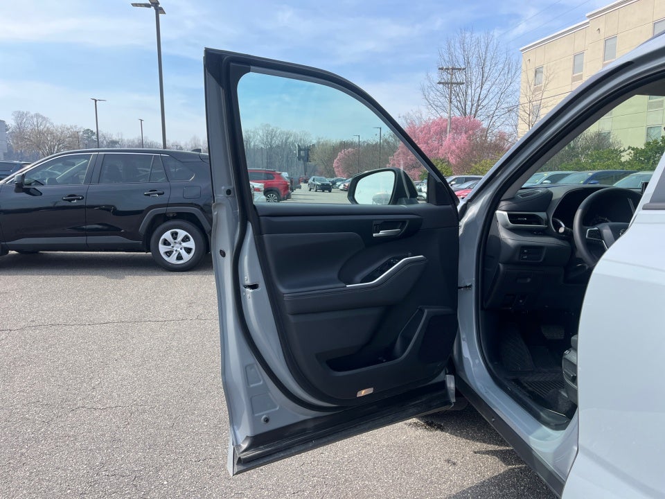 2025 Toyota Highlander Hybrid Hybrid XLE Nightshade