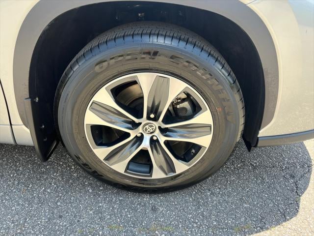 2025 Toyota Highlander Hybrid XLE