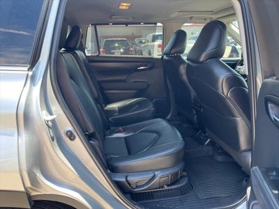 2025 Toyota Highlander Hybrid XLE