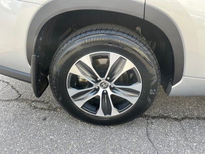 2025 Toyota Highlander Hybrid Hybrid XLE