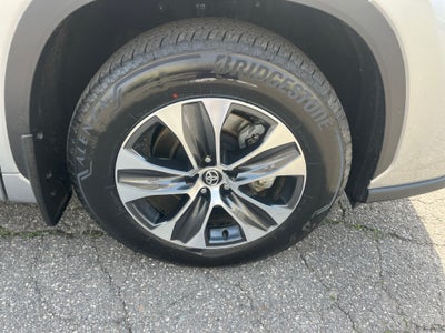 2025 Toyota Highlander Hybrid Hybrid XLE