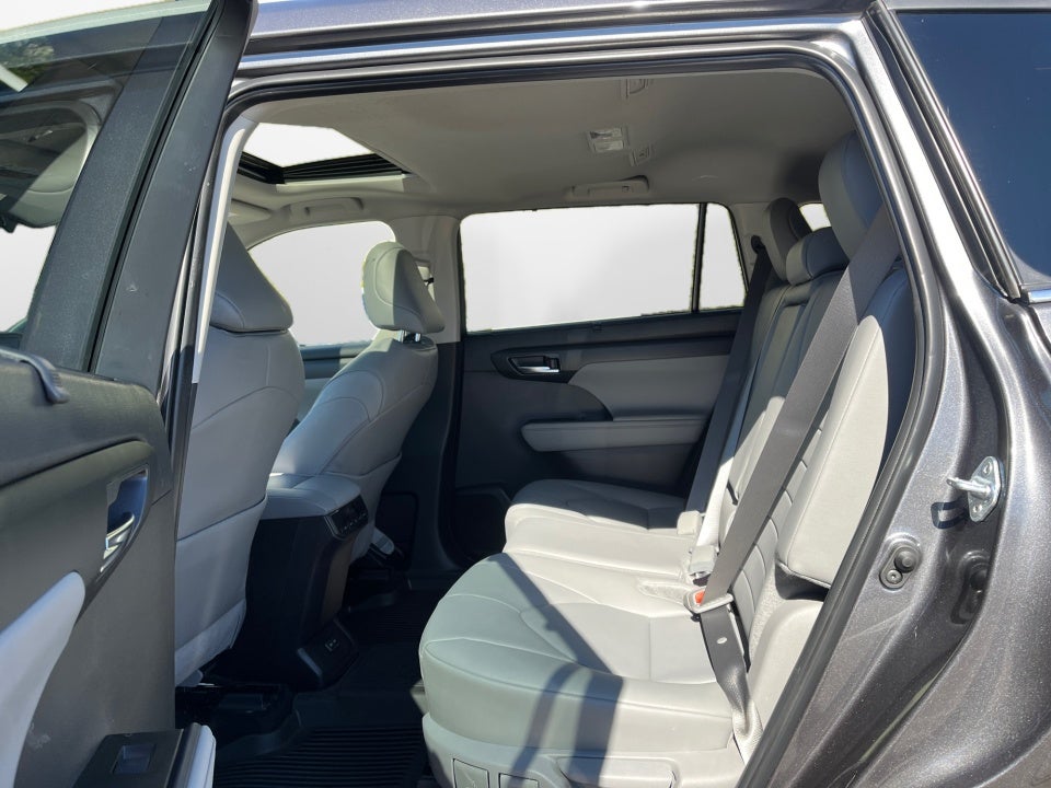 2025 Toyota Highlander Hybrid Hybrid XLE