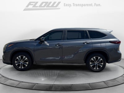 2025 Toyota HIGHLANDER XLE