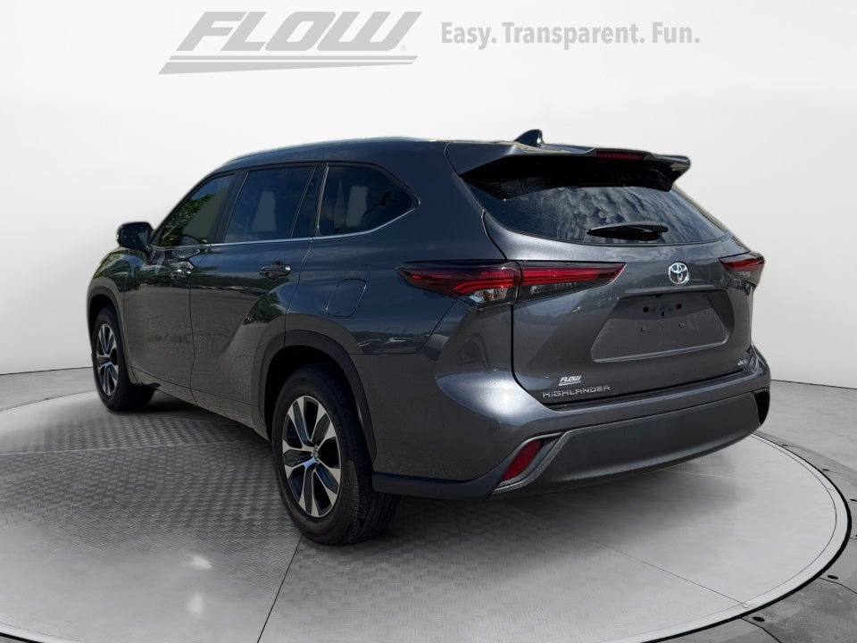 2025 Toyota HIGHLANDER XLE