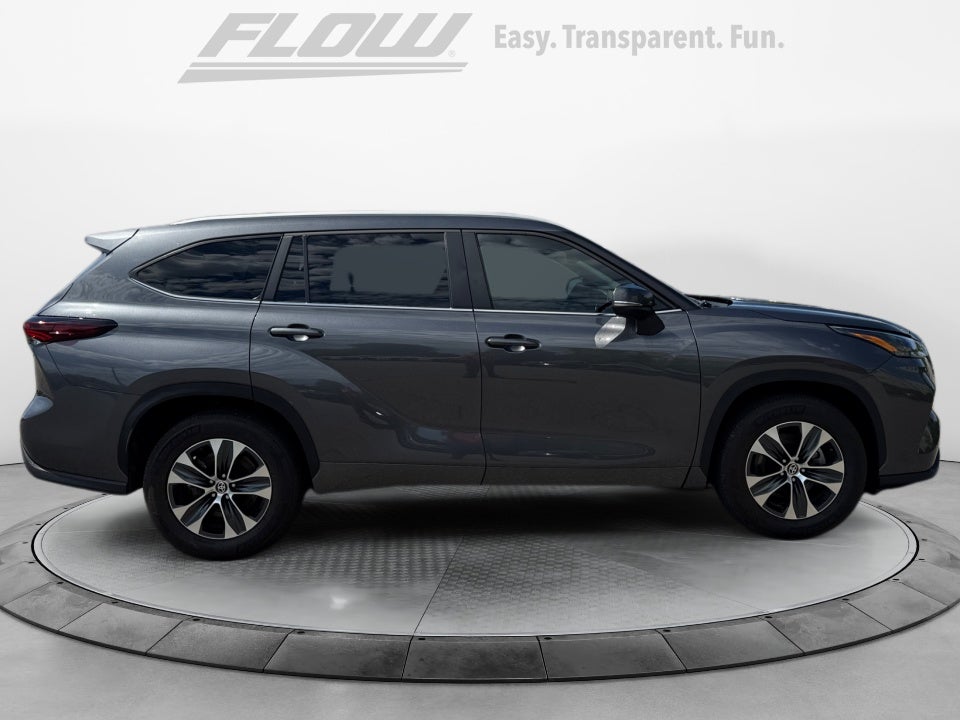 2025 Toyota HIGHLANDER XLE