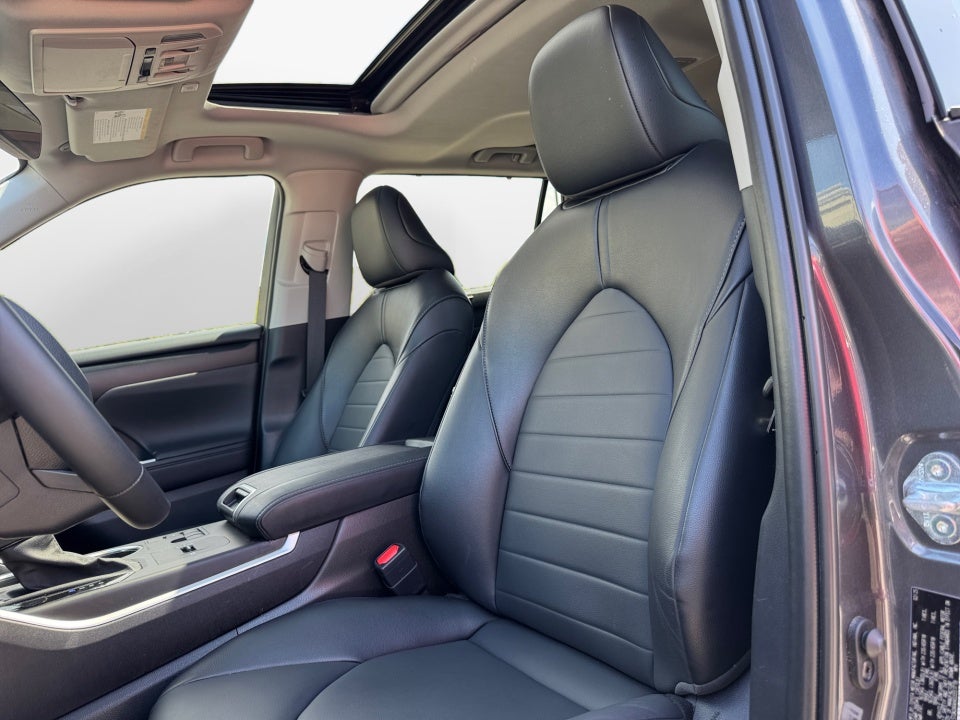 2025 Toyota HIGHLANDER XLE