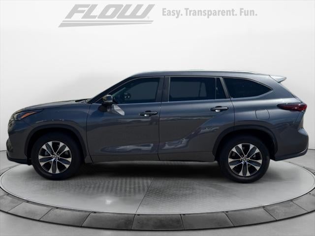 2025 Toyota HIGHLANDER XLE