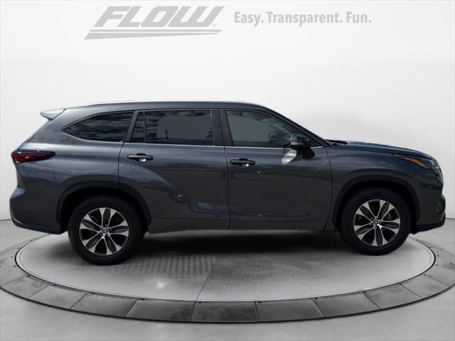 2025 Toyota HIGHLANDER XLE