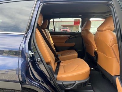 2026 Toyota Highlander Platinum