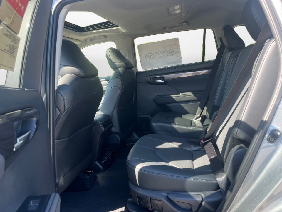 2026 Toyota Highlander Hybrid Limited