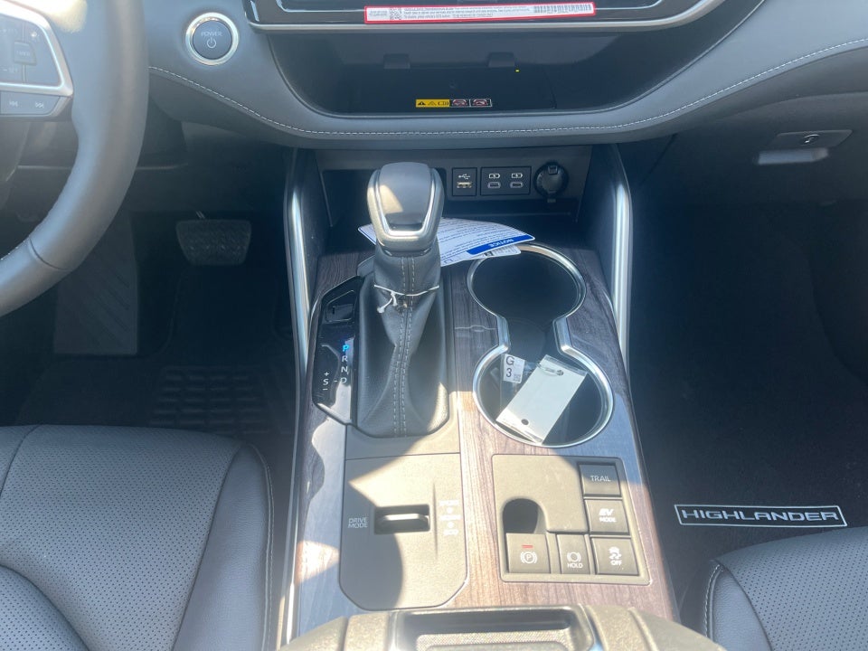 2026 Toyota Highlander Hybrid Limited