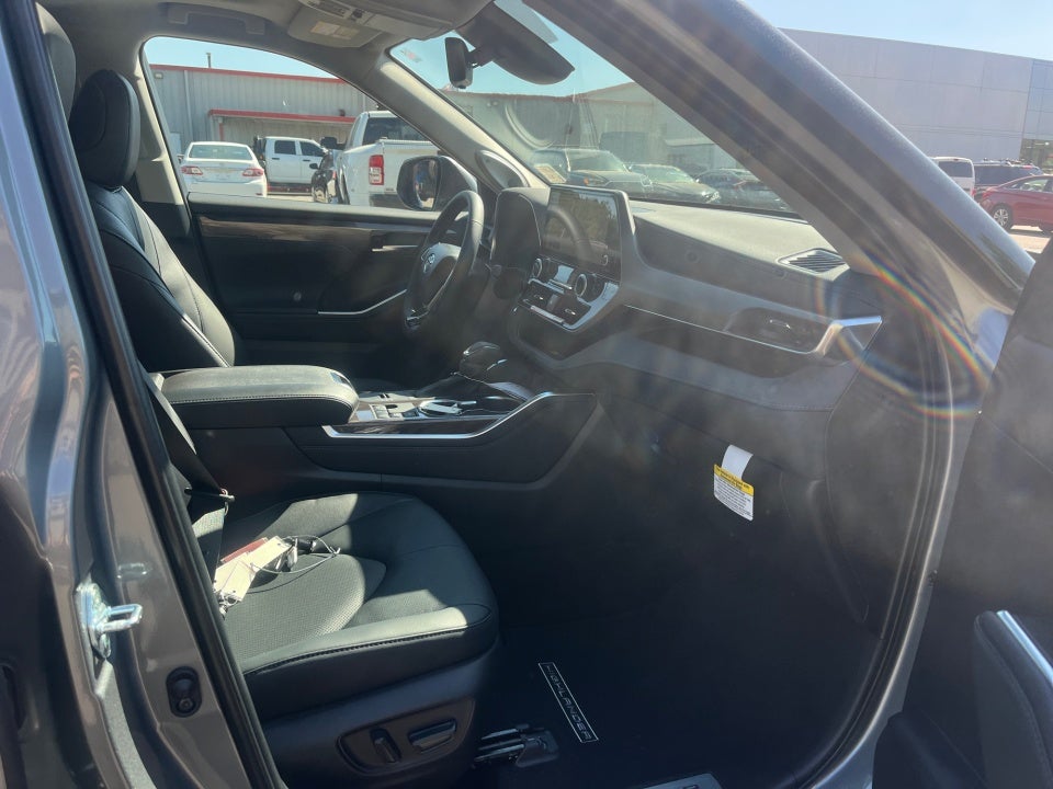 2026 Toyota Highlander Hybrid Limited