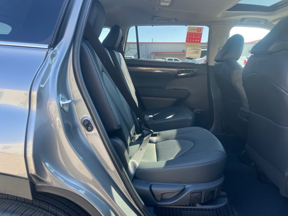 2026 Toyota Highlander Hybrid Limited