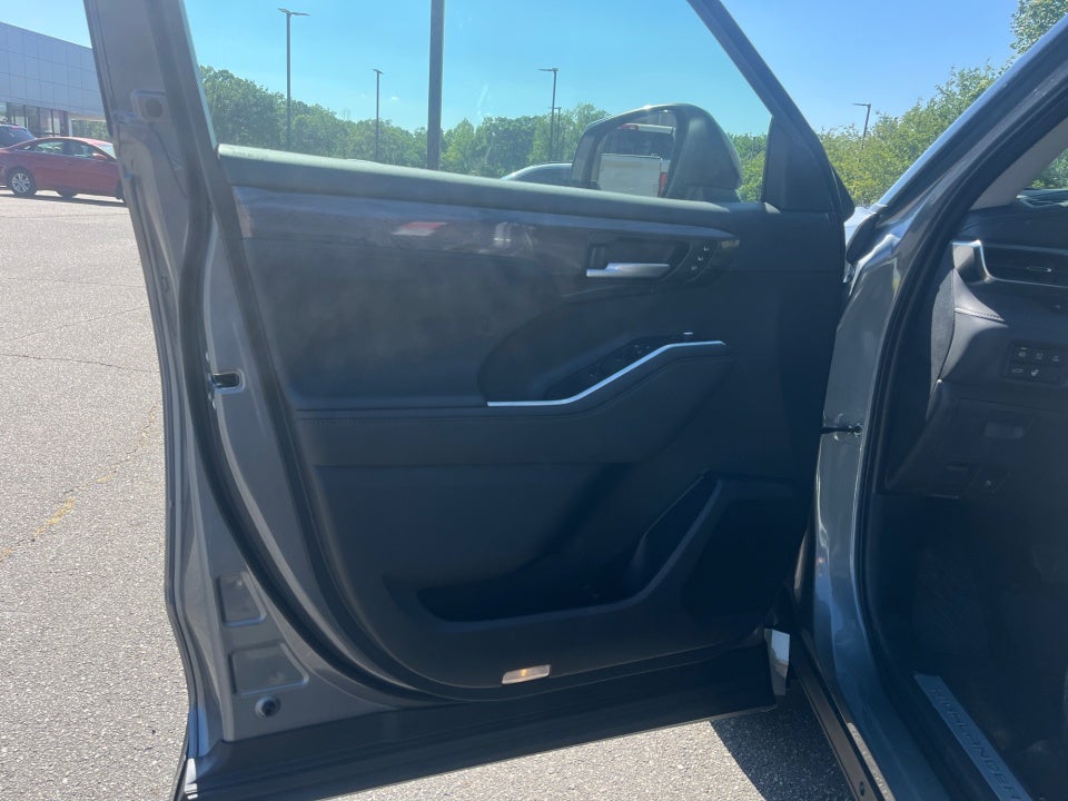 2026 Toyota Highlander Hybrid Limited
