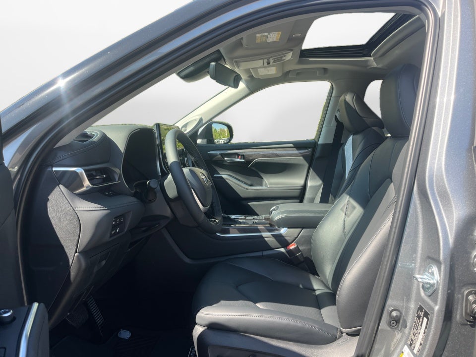 2026 Toyota Highlander Hybrid Limited