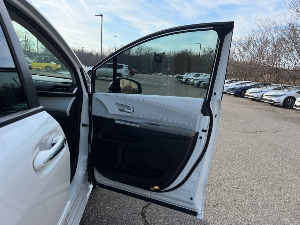 2025 Toyota SIENNA XLE XLE 8 Passenger