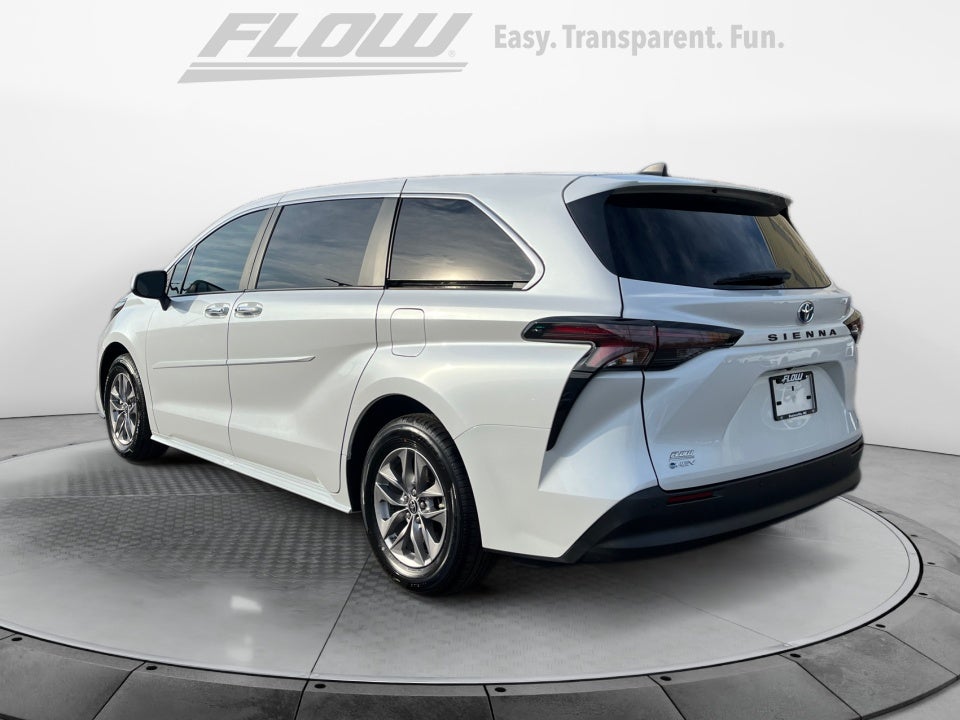 2025 Toyota SIENNA XLE XLE 8 Passenger