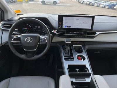 2025 Toyota SIENNA XLE XLE 8 Passenger