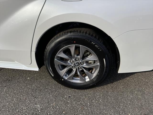 2025 Toyota SIENNA XLE XLE 8 Passenger