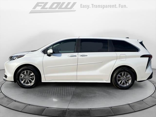 2025 Toyota SIENNA XLE XLE 8 Passenger